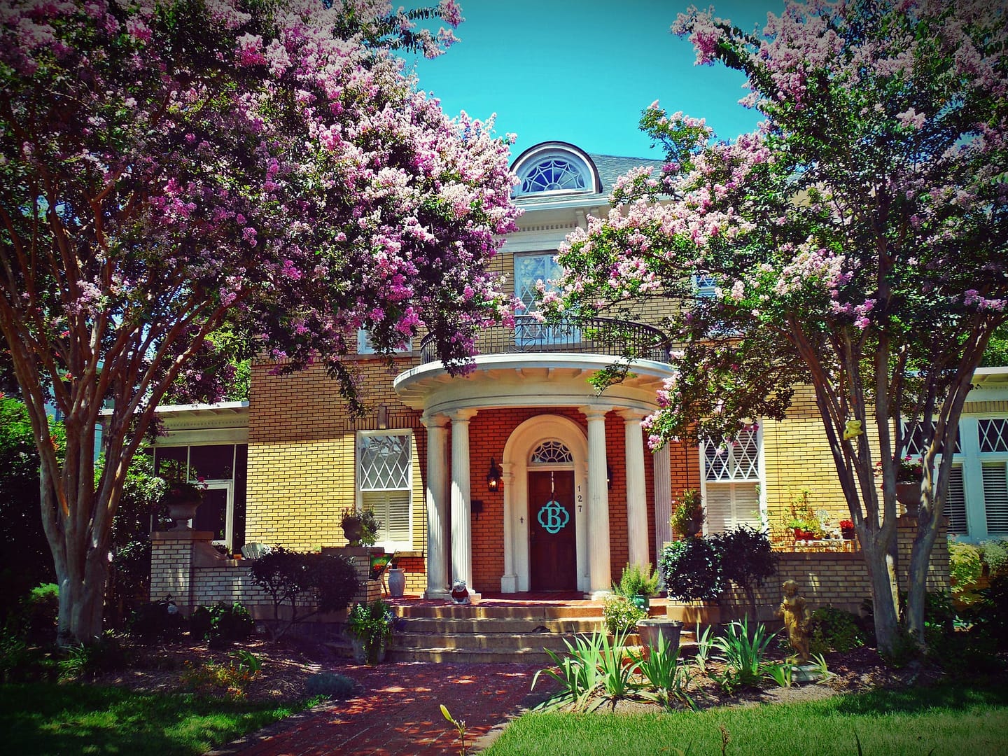 perfect home front yard